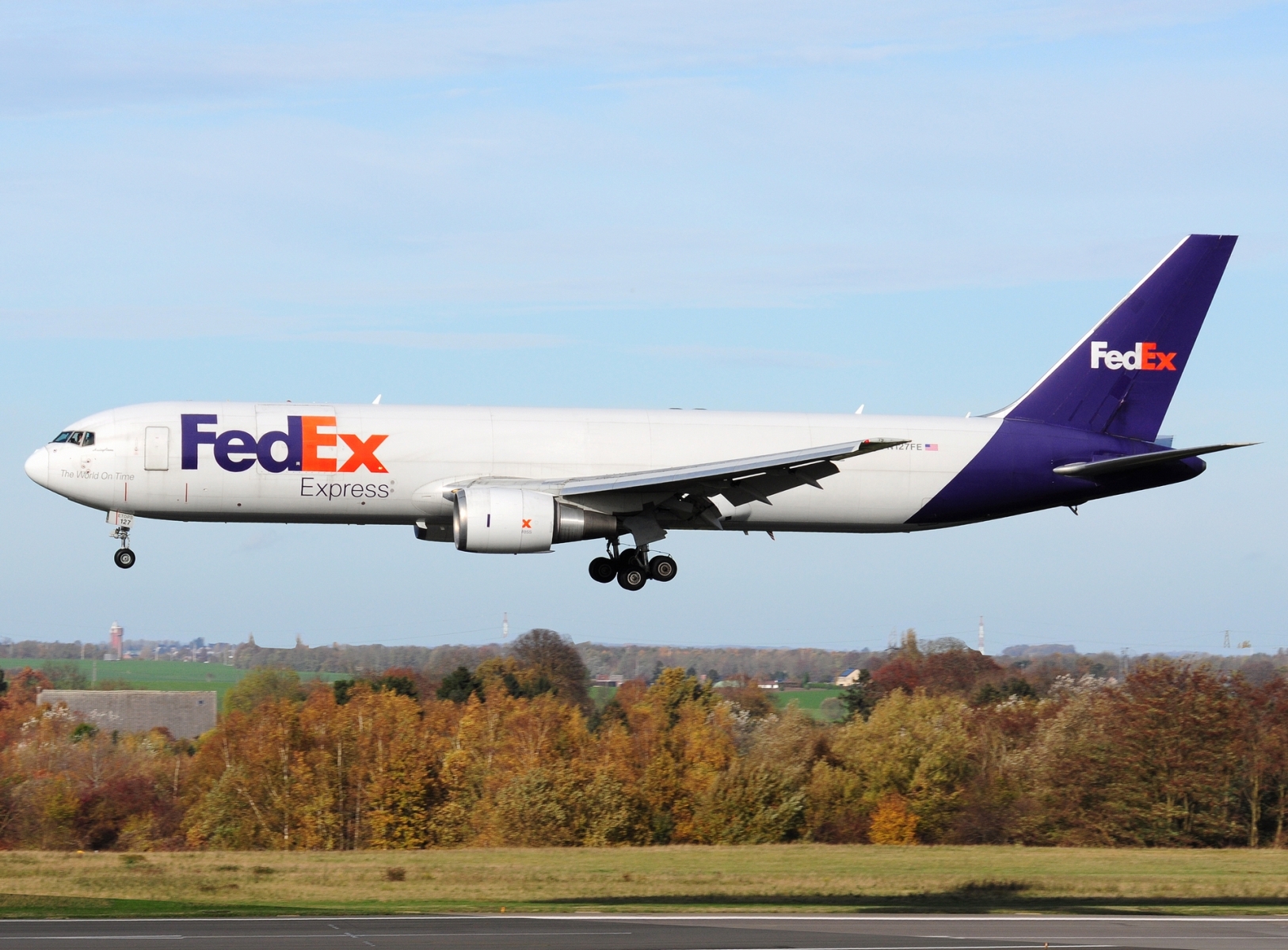 N127FE - 767-3S2F(ER) - Federal Express (FedEx) - LGG - 04-11-2025