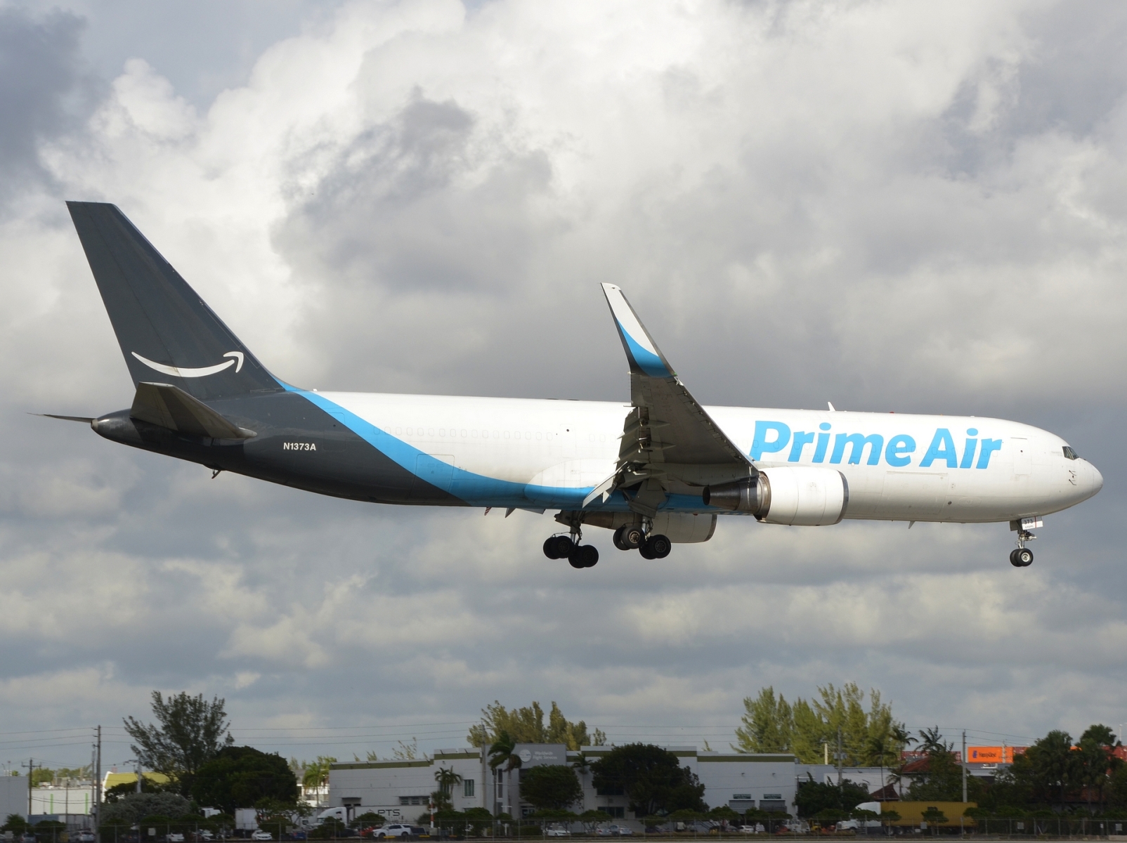 N1373A - 767-31K(ER)(WL) - Amazon Prime Air - MIA - 26-11-2025