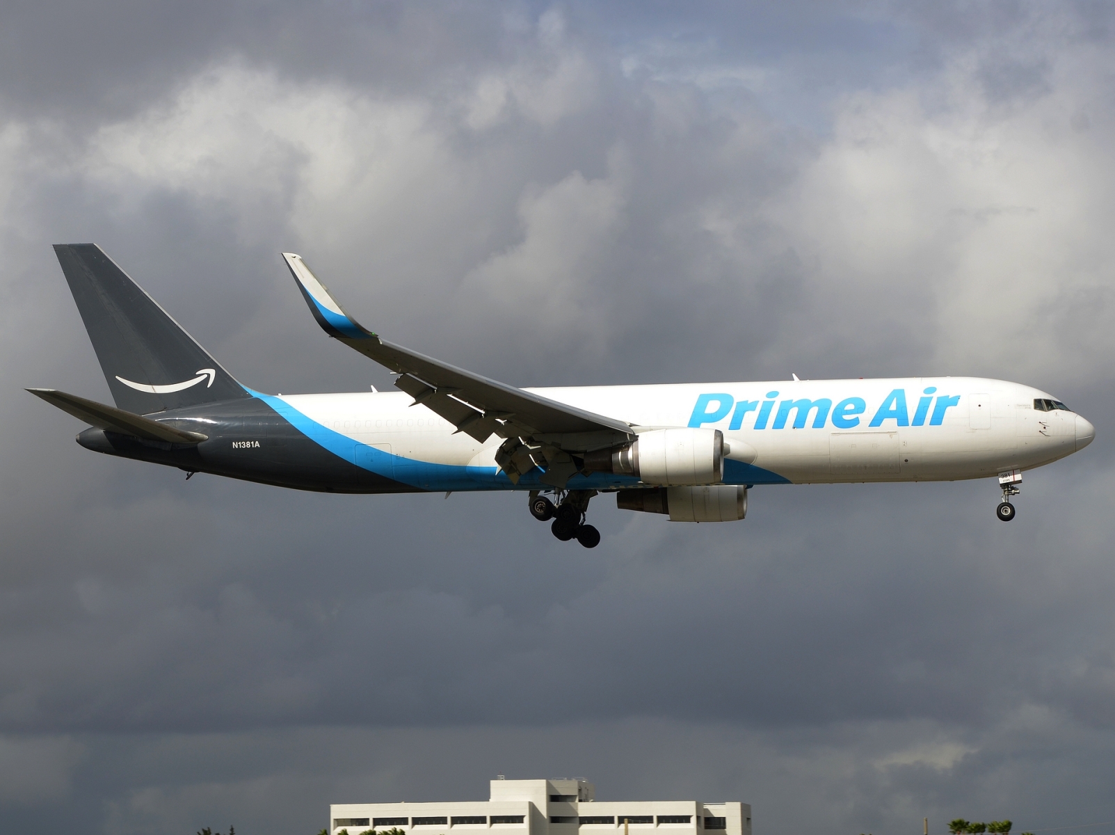 N1381A - 767-316(ER)(WL) - Amazon Prime Air - MIA - 30-11-2025
