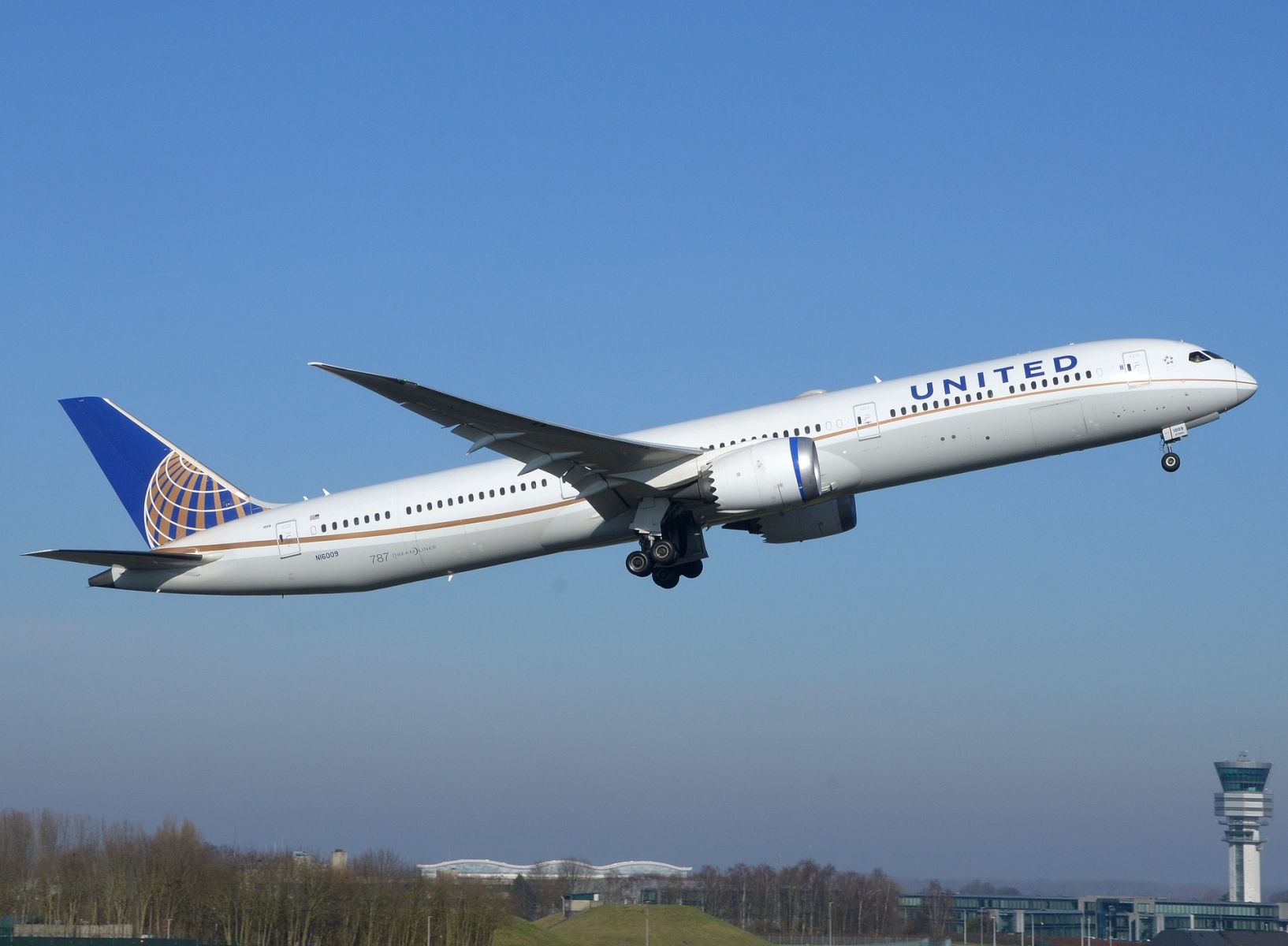 N16009 - B787-10 - United Airlines - BRU - 18-02-2025