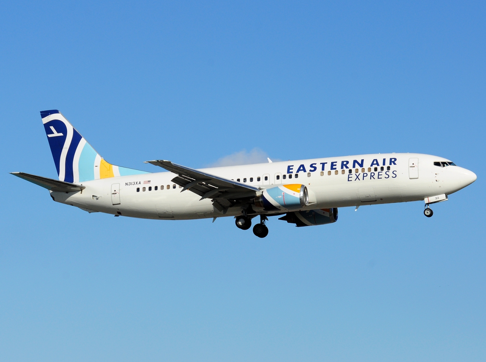 N313XA - 737-484 - Eastern Air Express - MIA - 29-11-2025