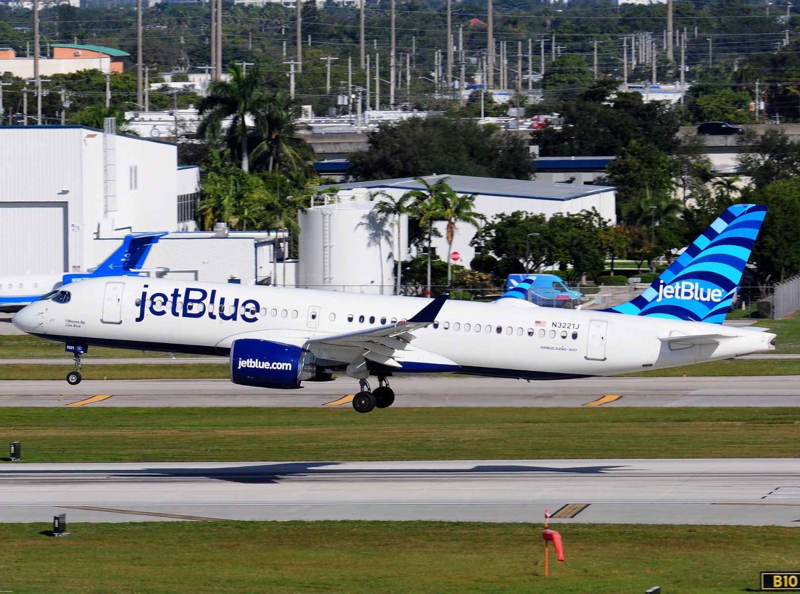 N3221J - A220-300 - JetBlue Airways - FLL - 27-11-2025