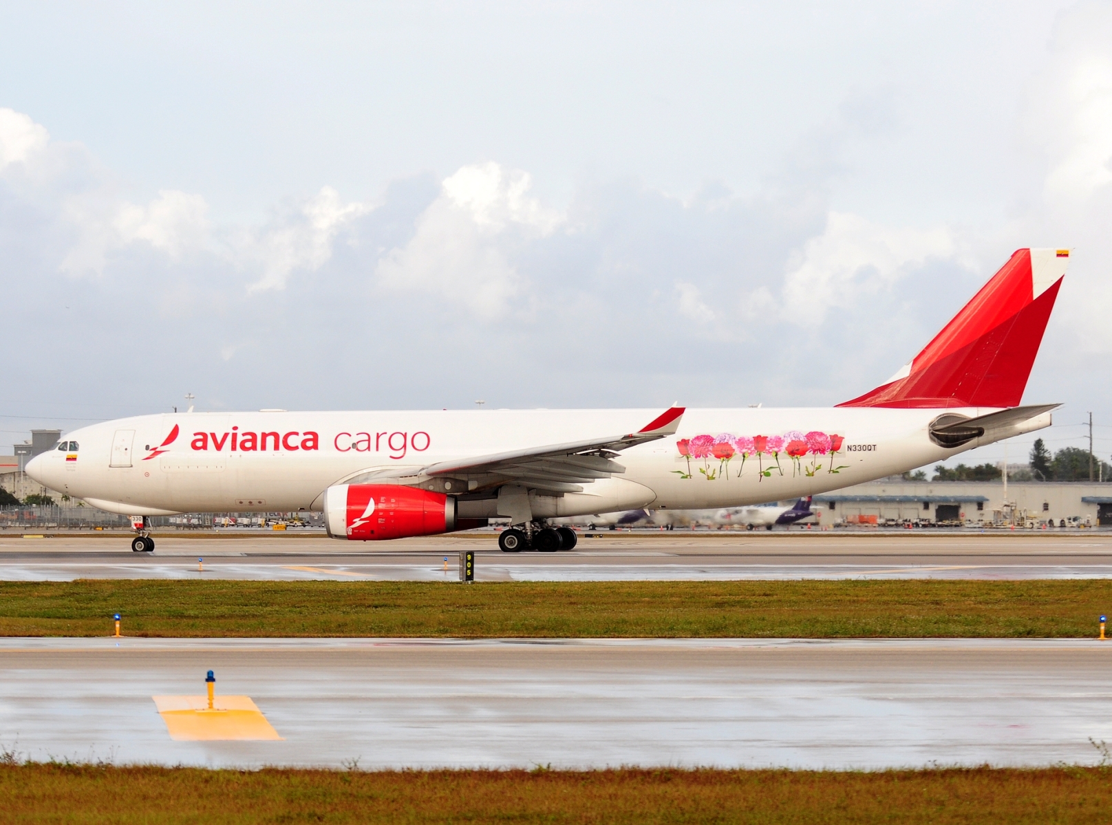 N330QT - A330-243F - Avianca Cargo - MIA - 30-11-2025