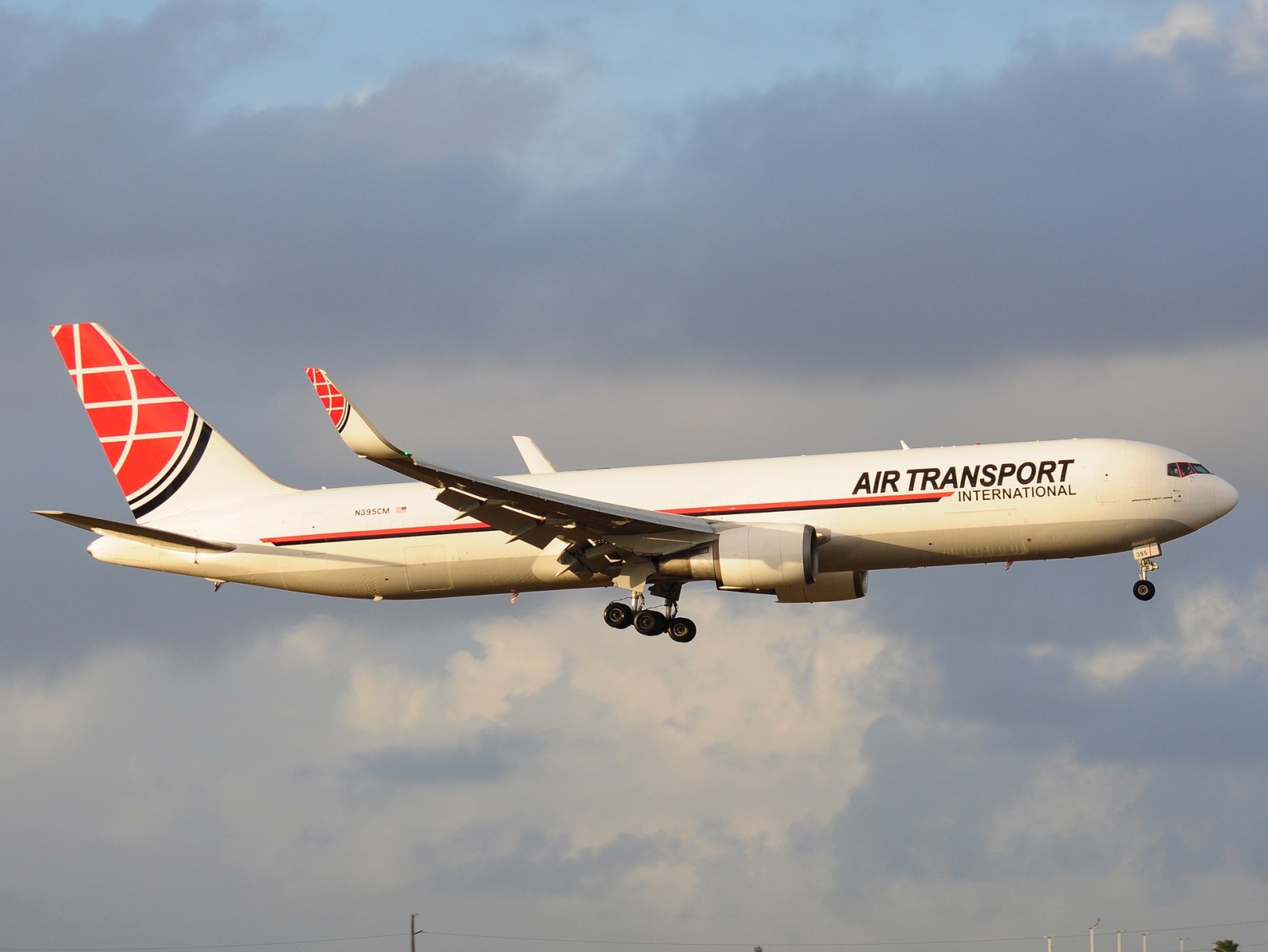 N395CM - 767-323(ER)(WL) - ATI _ Air Transport International - MIA - 30-11-2025