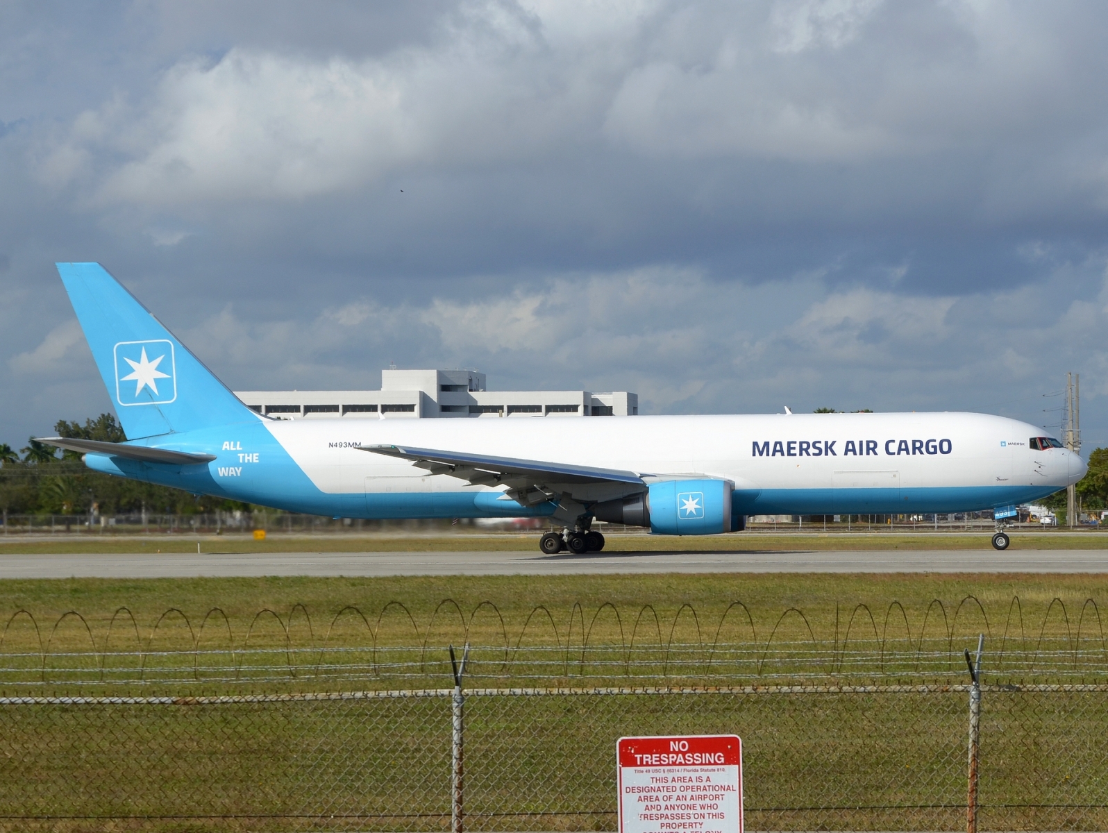 N493MM - 767-300F(ER) - Maersk Air - MIA - 26-11-2025b