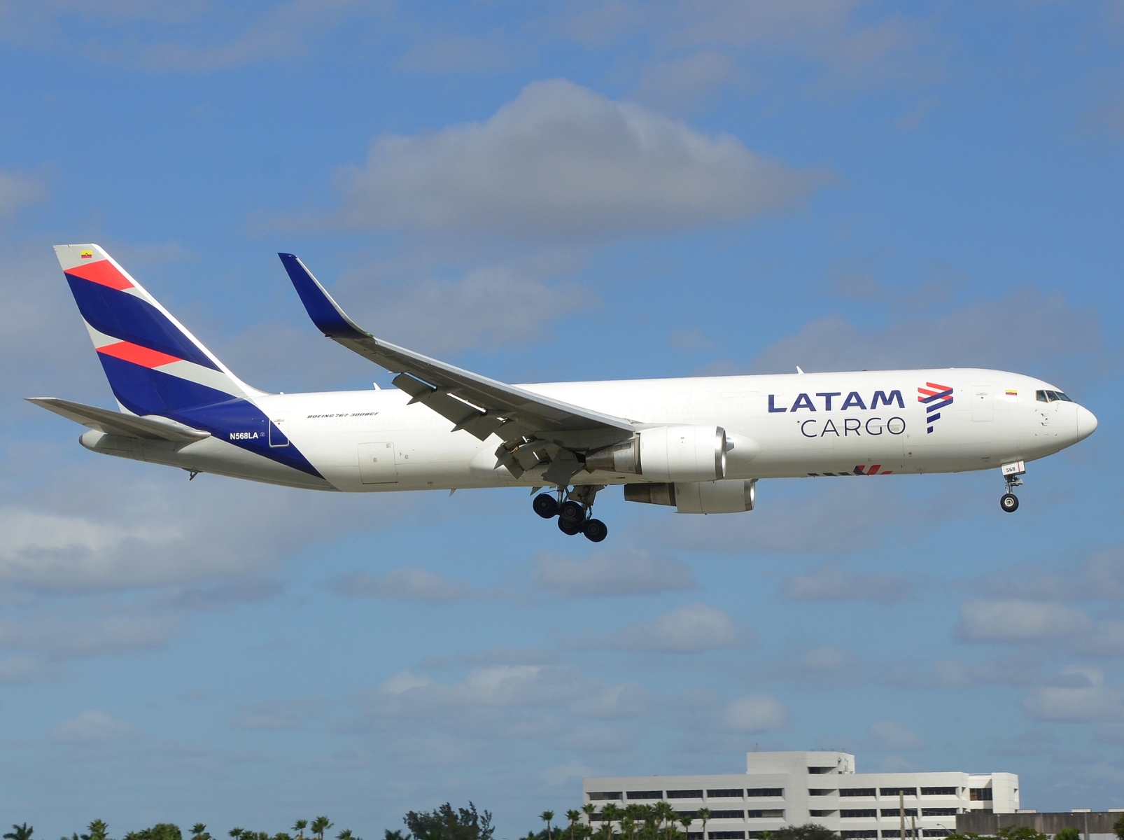 N568LA - 767-316(ER)(WL) - LATAM Cargo Chile - MIA - 29-11-2025