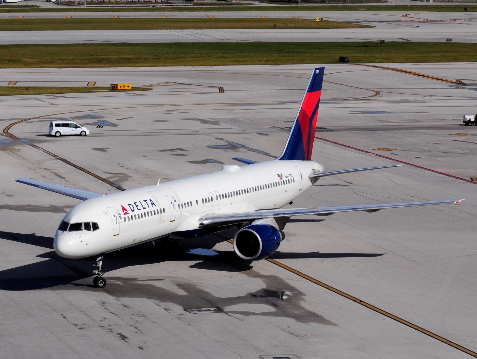 N697DL - 757-232 - Delta Air Lines - FLL - 27-11-2025b