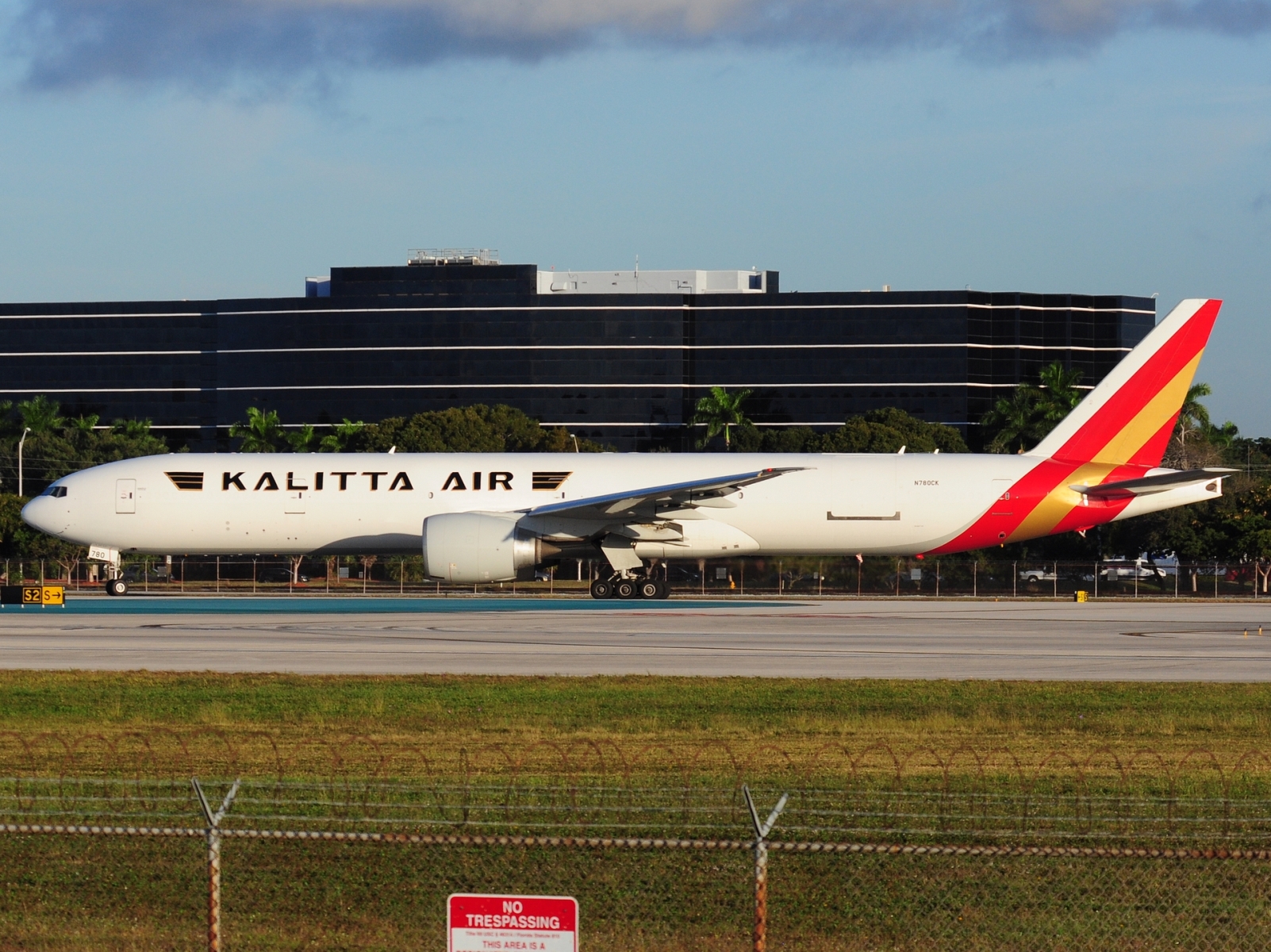 N780CK - 777-36N(ER) - Kalitta Air - MIA - 26-11-2025