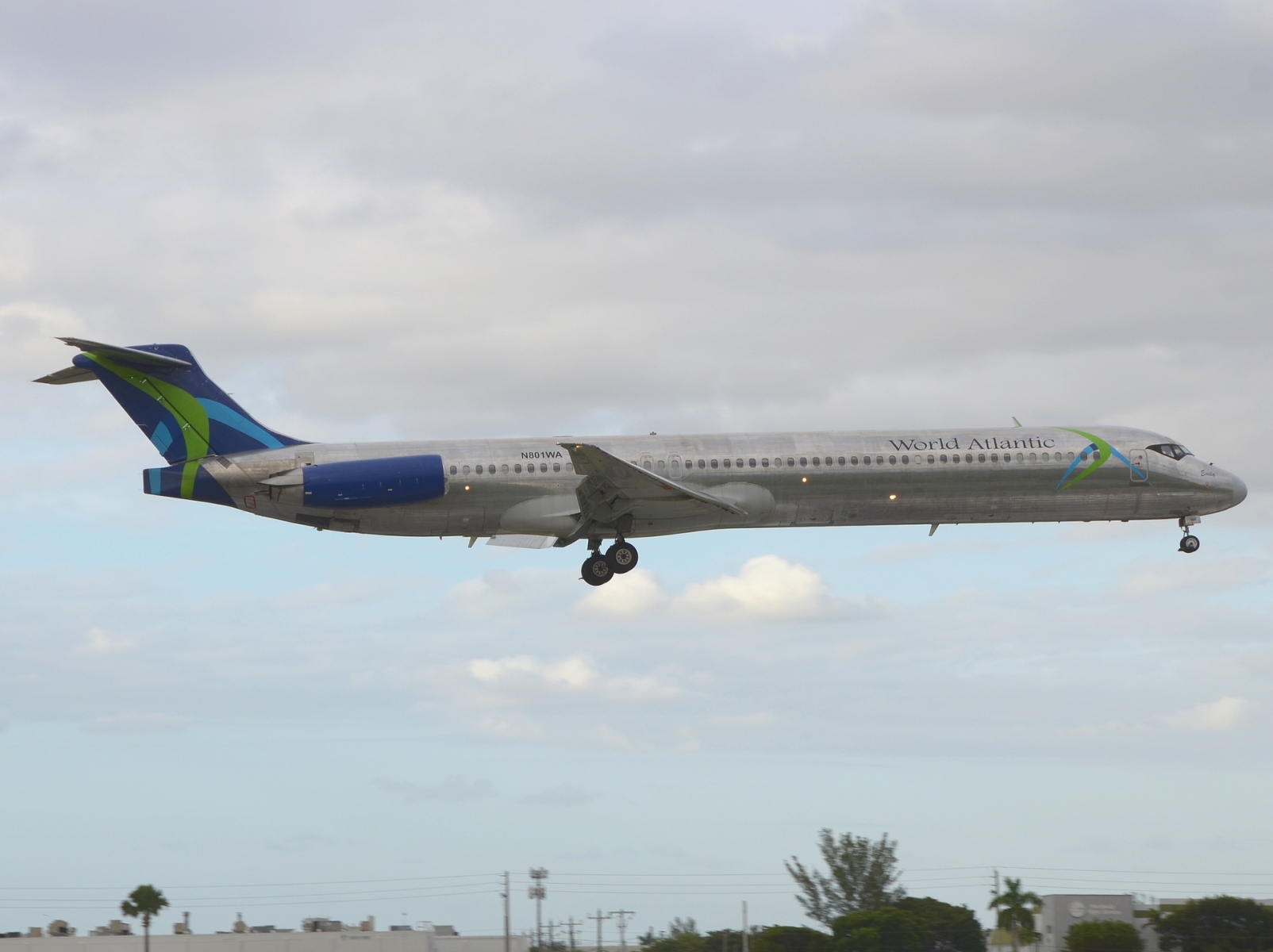 N801WA - MD-83 - World Atlantic Airlines - MIA - 28-11-2025