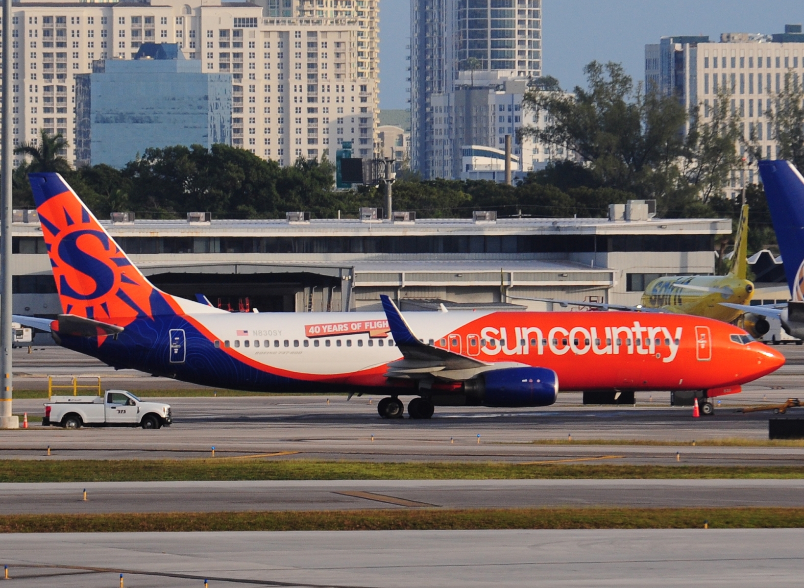 N803SY - 737-8Q8(WL) - Sun Country Airlines - FLL - 27-11-2025
