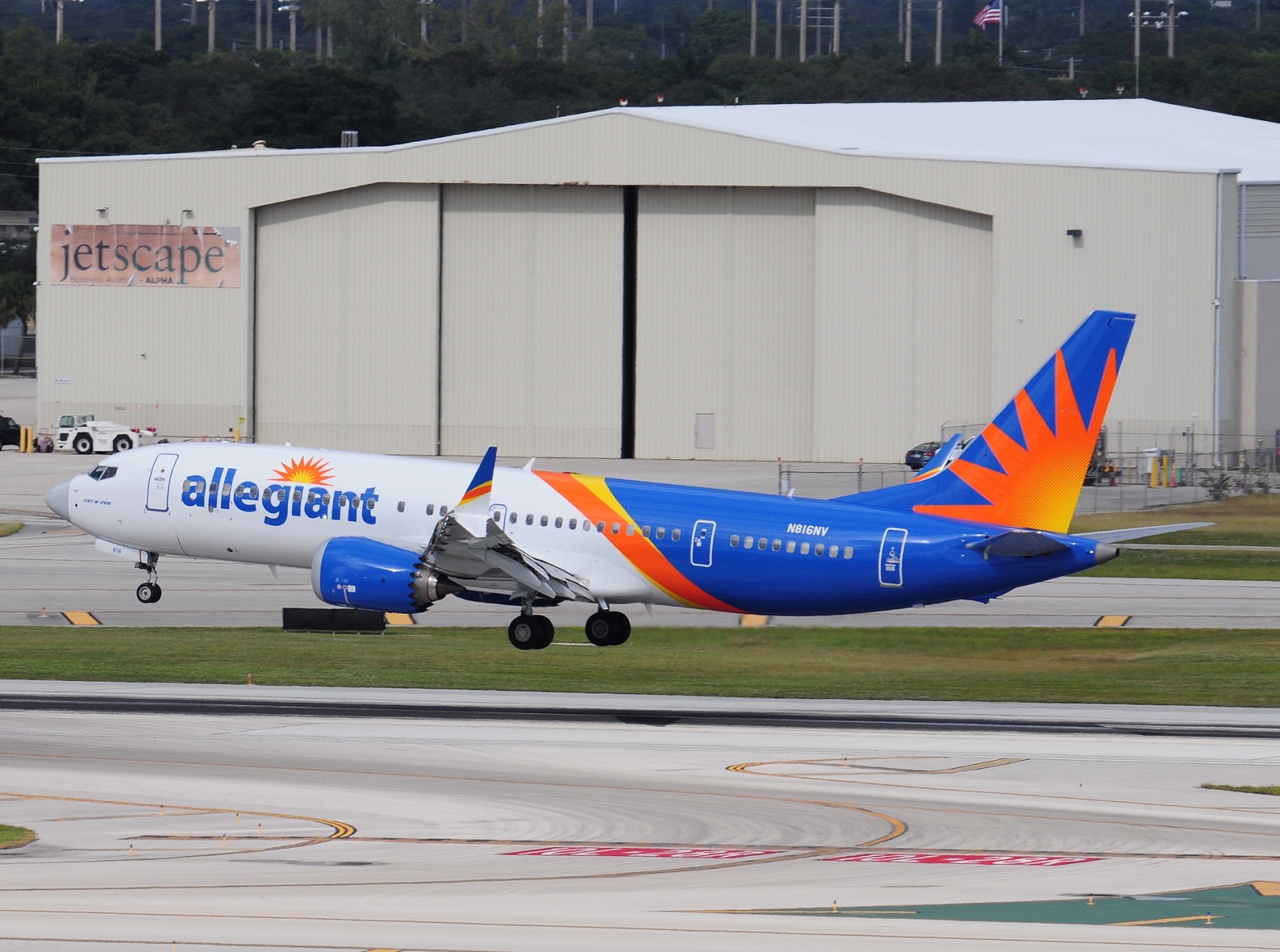 N816NV - 737-8-200 MAX - Allegiant Air - FLL - 27-11-2025