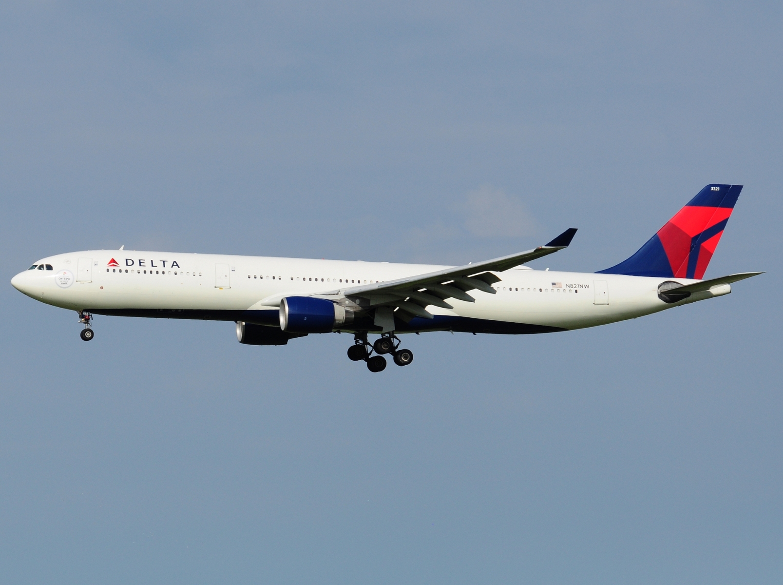 N821NW - A330-323 - Delta Air Lines - AMS - 25-08-2025