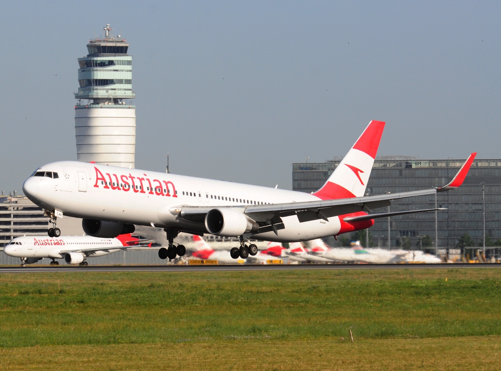 OE-LAE - 767-3Z9(ER)(WL) - Austrian Airlines - VIE - 26-06-2025