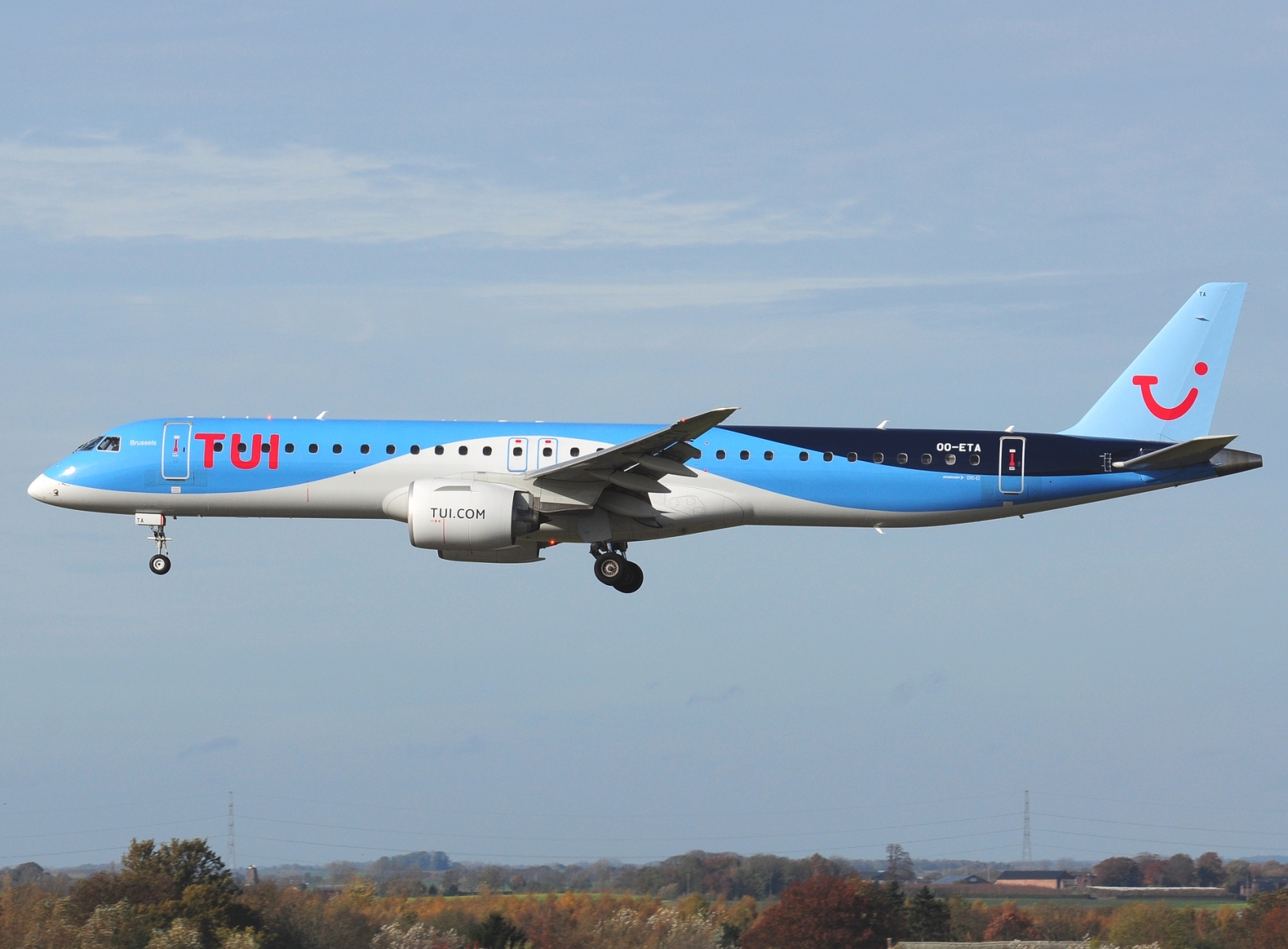 OO-ETA - ERJ-195-E2 (ERJ-190-400 STD) - TUI Airlines Belgium - LGG - 04-11-2025
