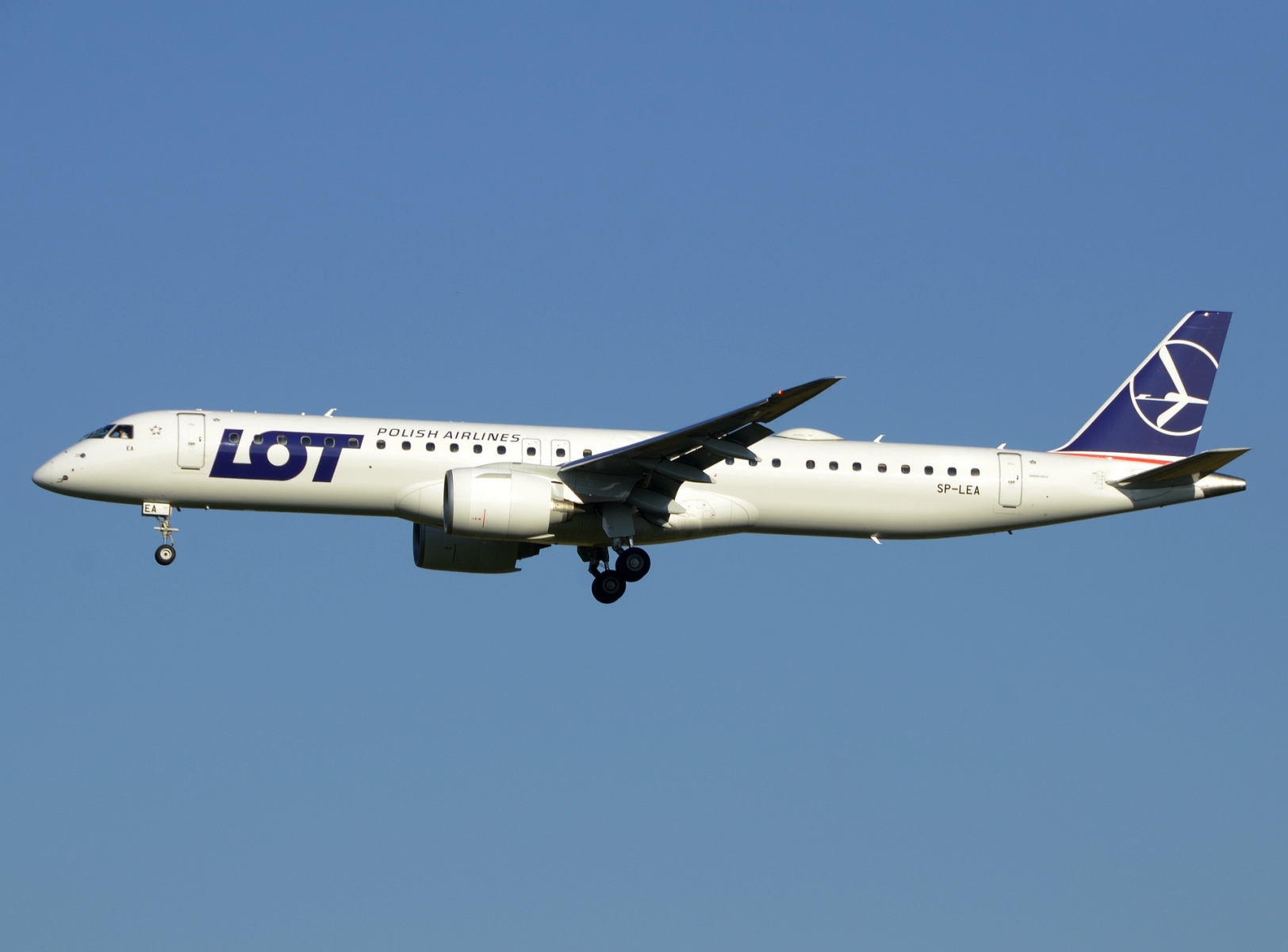SP-LEA - ERJ-195-E2 (ERJ-190-400 STD) - LOT _ Polish Airlines - BRU - 13-05-2025