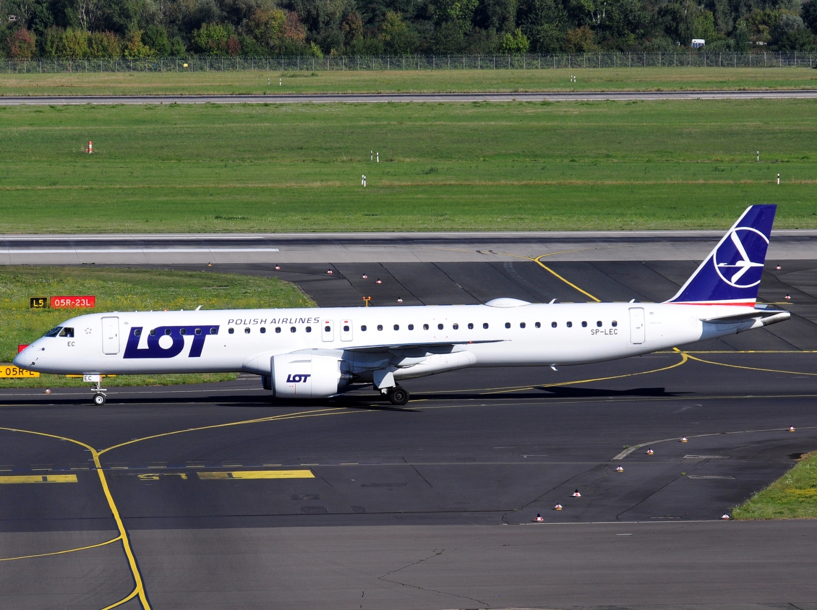 SP-LEC - ERJ-195-E2 (ERJ-190-400 STD) - LOT _ Polish Airlines - DUS - 19-08-2025
