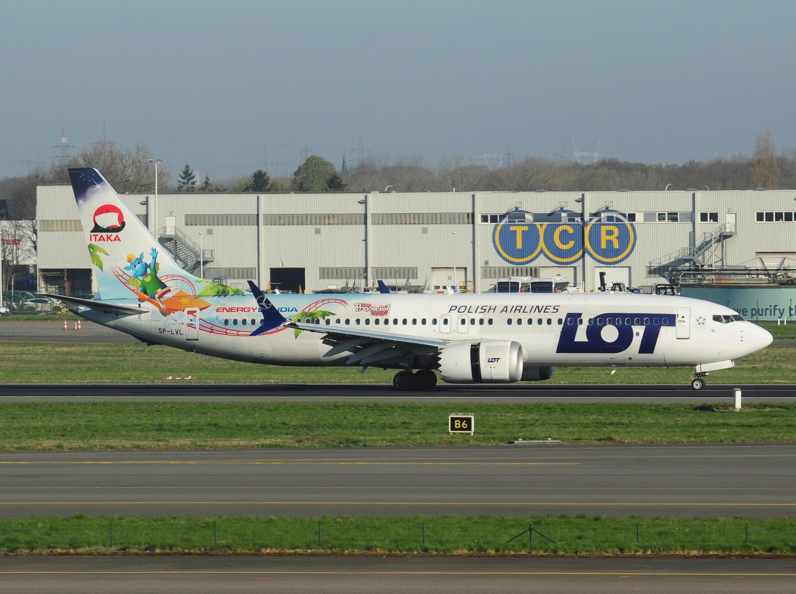 SP-LVL - 737-8 MAX - LOT _ Polish Airlines - BRU - 01-04-2025b