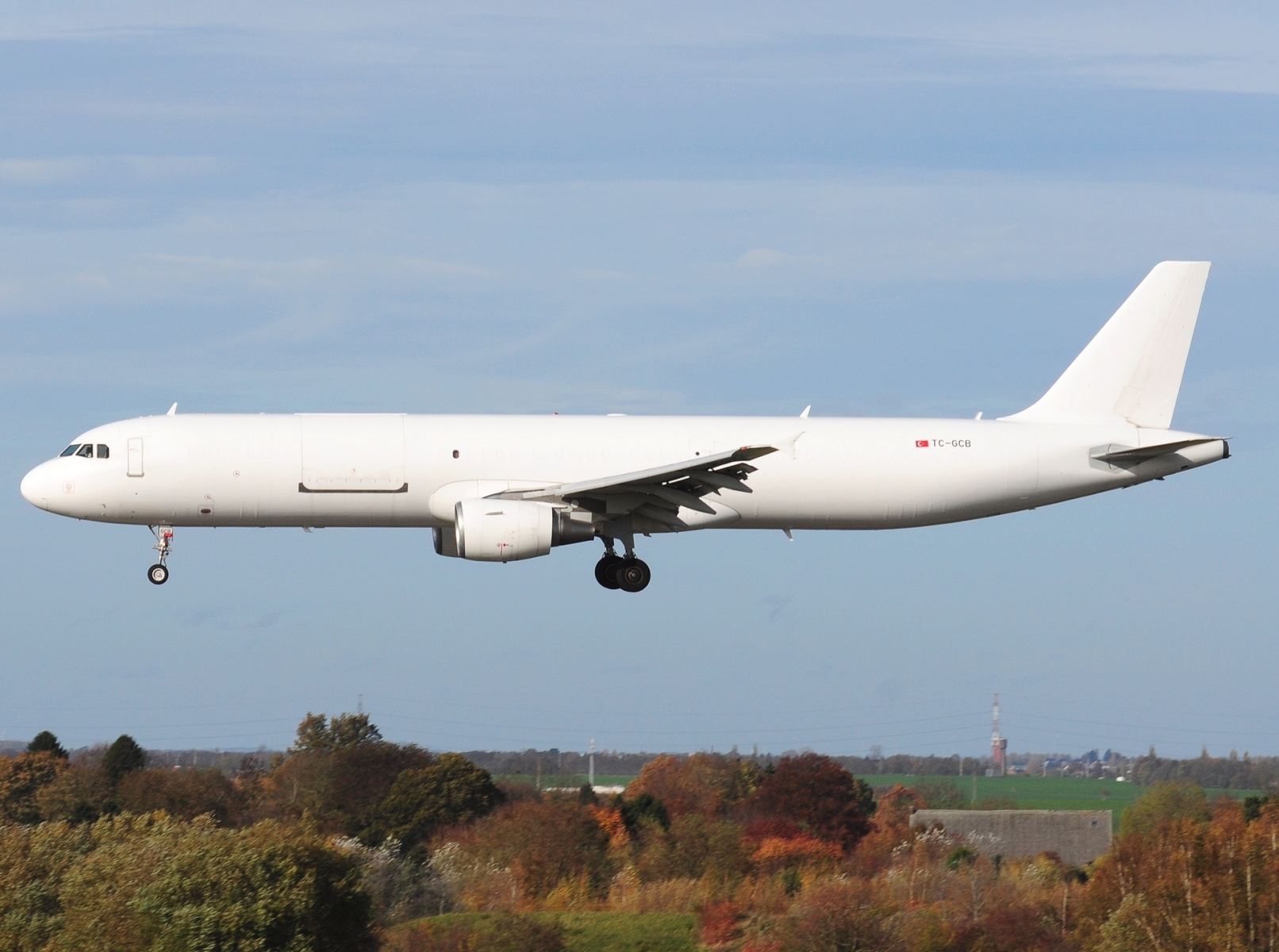 TC-GCB - A321-211 - BBN Airlines - LGG - 04-11-2025