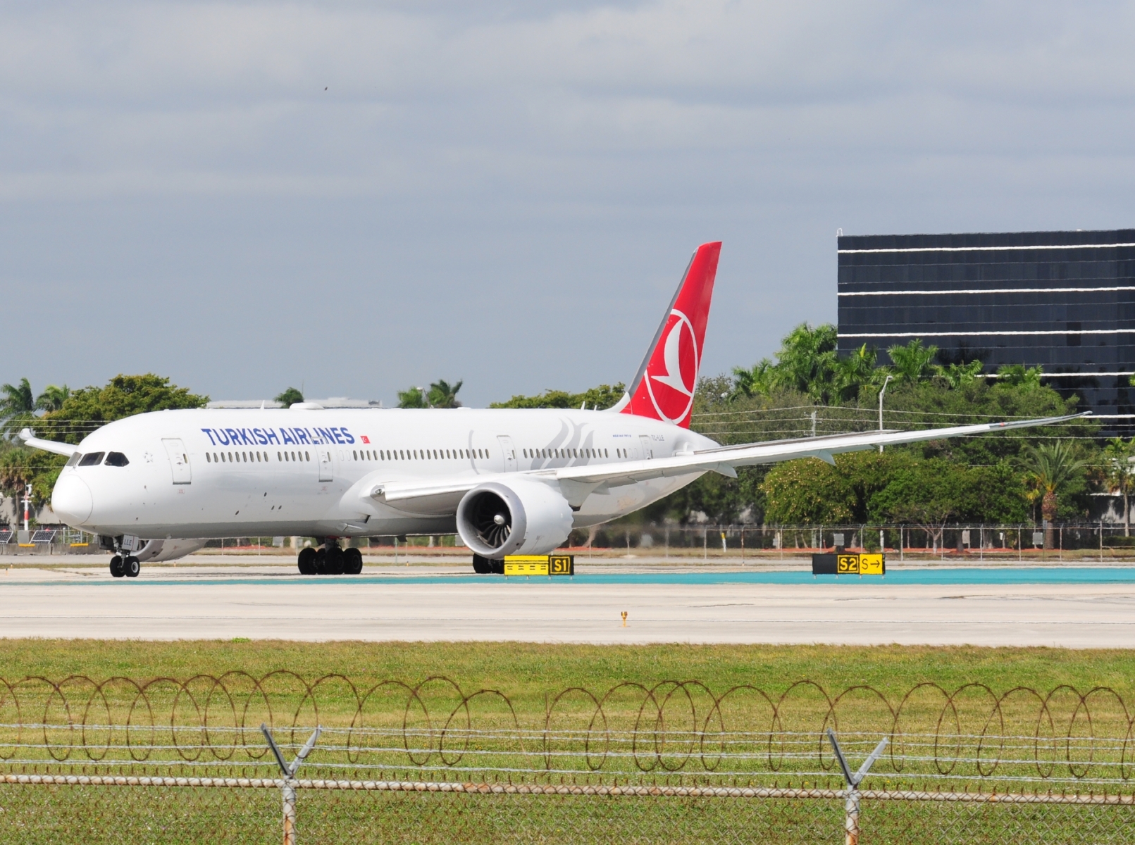TC-LLE - 787-9 Dreamliner - Turkish Airlines - MIA - 29-11-2025