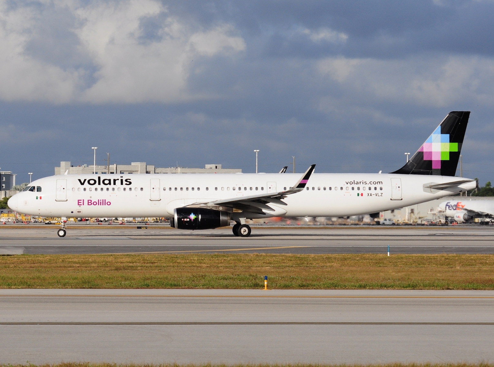 XA-VLZ - A321-231(WL) - Volaris - MIA - 27-11-2025
