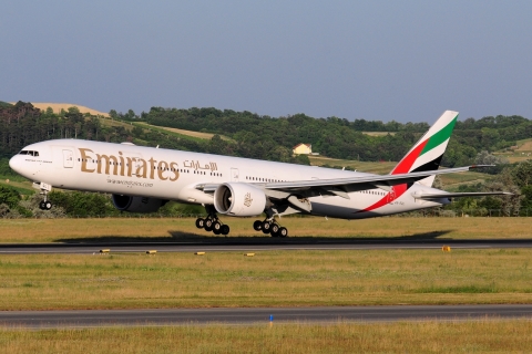 A6-EQL - 777-300(ER) - Emirates - VIE - 24-06-2025