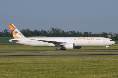 A6-ETA - 777-3FX(ER) - Etihad Airways - VIE - 26-06-2025b