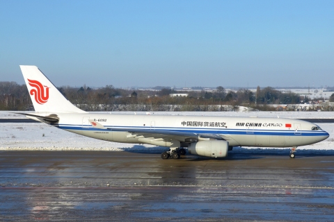 B-6092 - A330-243 - Air China Cargo - LGG - 10-01-2025