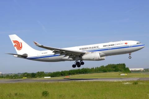 B-6092 - A330-243 - Air China - LGG - 20-05-2025