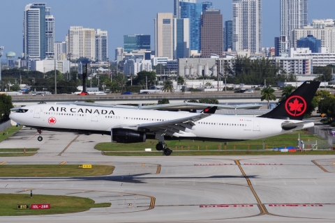 C-GKUG - A330-343 - Air Canada - FLL - 27-11-2025