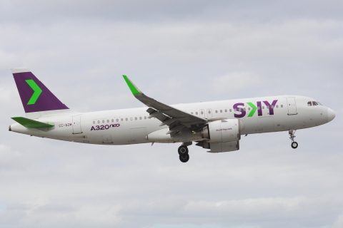CC-AZM - A320-251N(WL) - Sky Airline - MIA - 28-11-2025