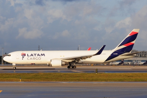 CC-BDB - 767-316(ER)(WL) - LATAM Cargo Chile - MIA - 30-11-2025