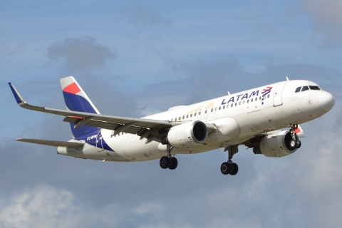 CC-BFM - A320-214(WL) - LATAM Airlines Chile - MIA - 26-11-2025
