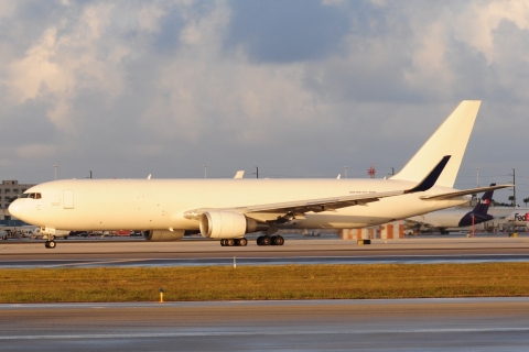 CC-CZZ - 767-316F(ER) - LATAM Cargo Chile - MIA - 30-11-2025