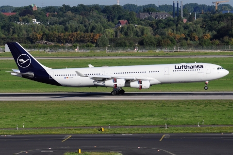 D-AIFE - A340-313 - Lufthansa - DUS - 19-08-2025b