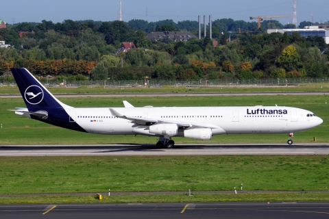D-AIGL - A340-313 - Lufthansa - DUS - 19-08-2025