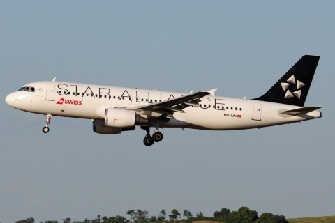 HB-IJN - A320-214 - Swiss - VIE - 25-06-2025