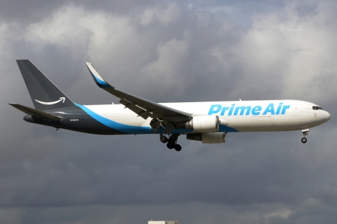 N1381A - 767-316(ER)(WL) - Amazon Prime Air - MIA - 30-11-2025