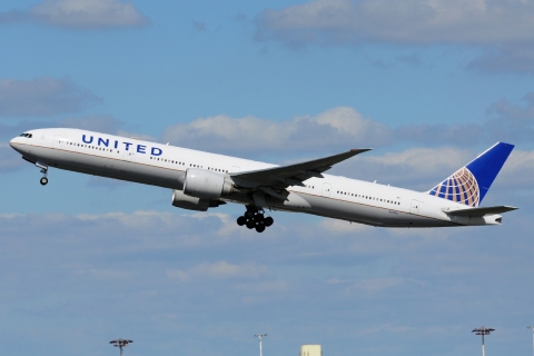N2136U - 777-324(ER) - United Airlines - BRU - 24-08-2025