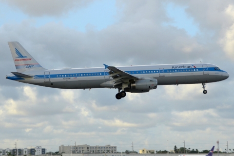 N581UW - A321-231 - American Airlines - MIA - 26-11-2025