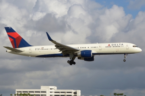 N6704Z - 757-232(WL) - Delta Air Lines - MIA - 26-11-2025