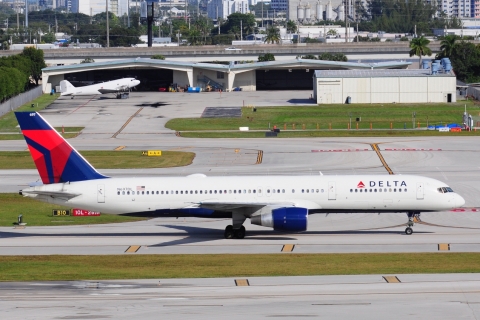 N697DL - 757-232 - Delta Air Lines - FLL - 27-11-2025