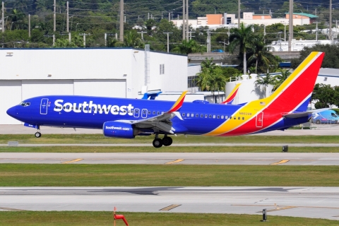 N8639B - 737-8H4(WL) - Southwest Airlines - FLL - 27-11-2025