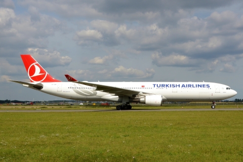 TC-JNT - A330-303 - Turkish Airlines - AMS - 25-08-2025