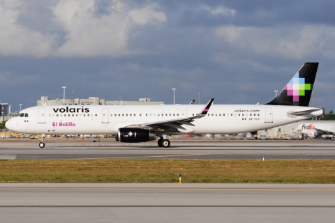 XA-VLZ - A321-231(WL) - Volaris - MIA - 27-11-2025