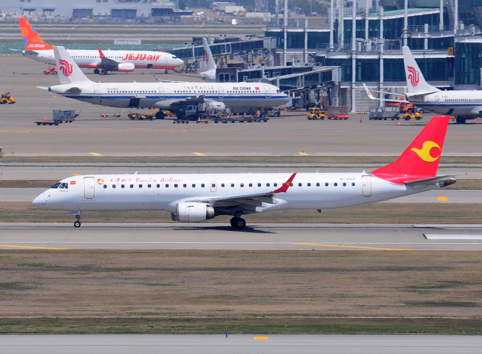 B-3100 _ ERJ-195LR (ERJ-190-200 LR) _ Tianjin Airlines _ ICN _ RKSI _ 30-04-2026