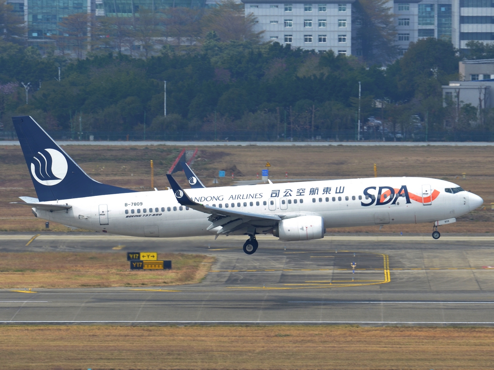 B-7809 _ 737-800(WL) _ Shandong Airlines _ CAN _ ZGGG _ 07-02-2026