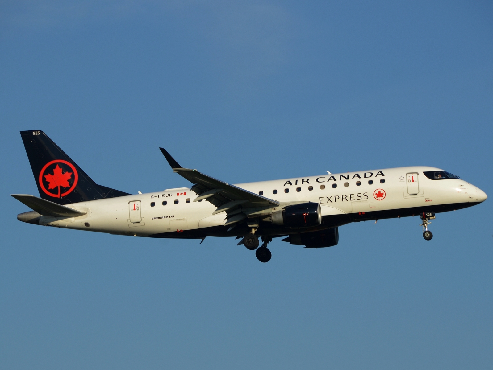 C-FEJD _ ERJ-175SU (ERJ-170-200 SU) _ Air Canada Express _ YUL _ CYUL _ 27-06-2026