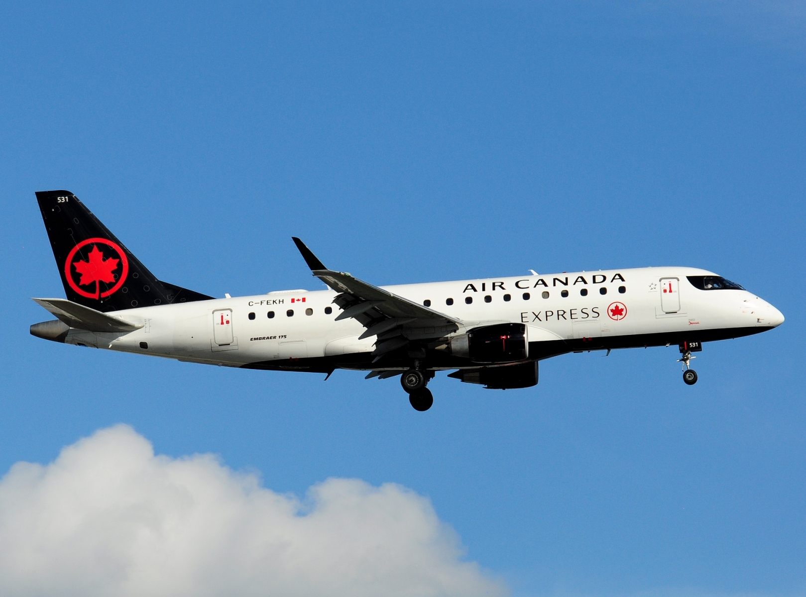 C-FEKH _ ERJ-175SU (ERJ-170-200 SU) _ Air Canada Express _ YUL _ CYUL _ 24-06-2026