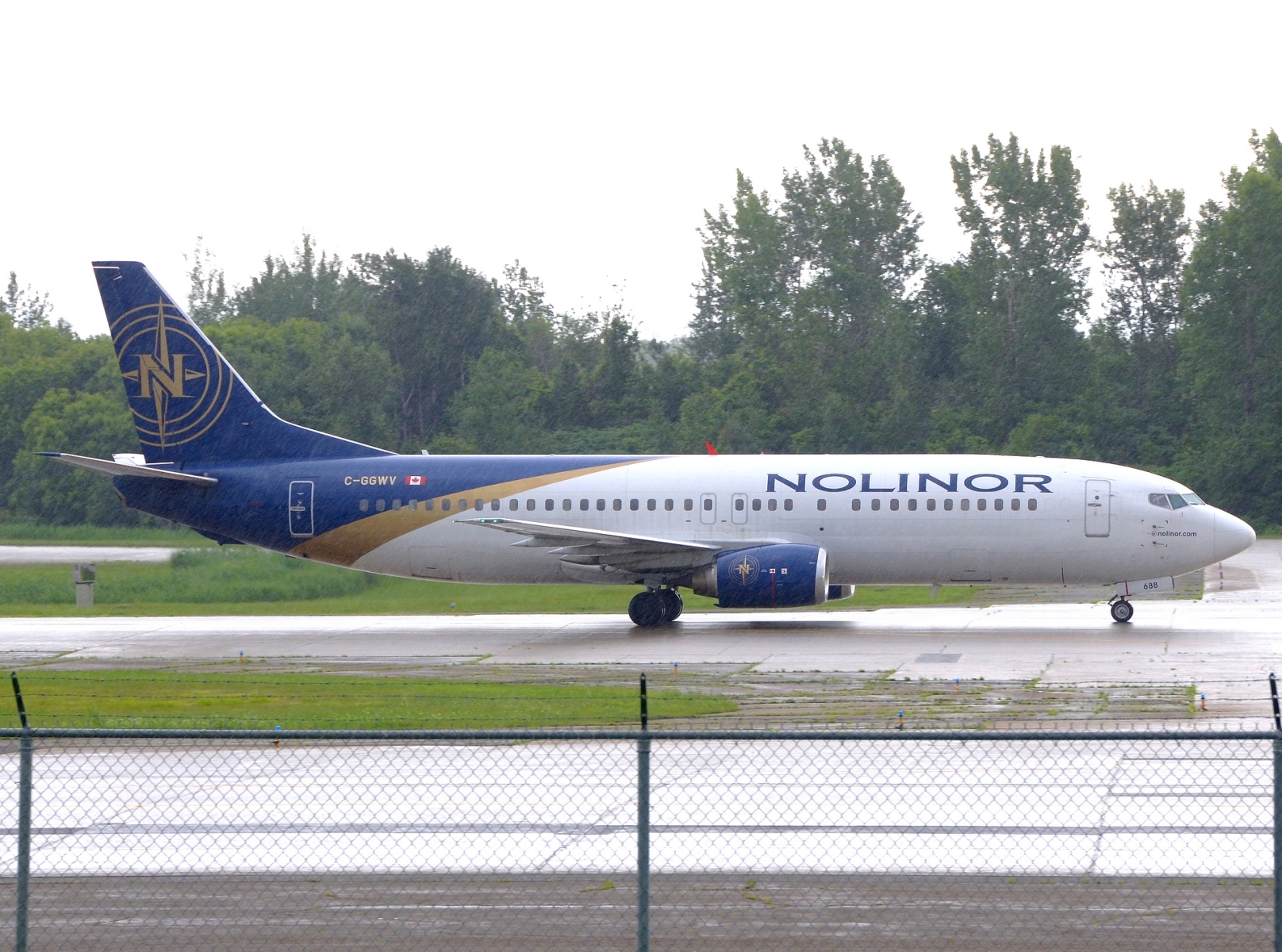 C-GGWV _ 737-4Y0 _ Nolinor Aviation _ YMX _ CYMX _ 25-06-2026