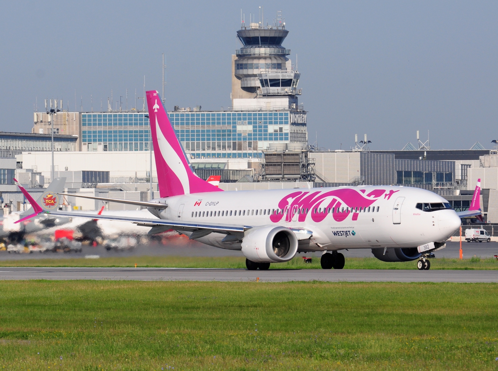 C-GYLP _ 737-8 MAX _ Swoop _ YUL _ CYUL _ 28-06-2026